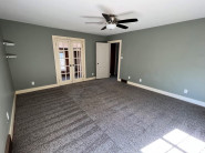 Property photo thumbnail 9