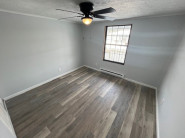 Property photo thumbnail 3