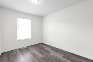 Property photo thumbnail 9